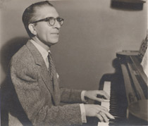 Imparte clases de apreciaci&oacute;n musical en la UNAM hasta 1964