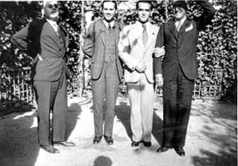 De izquierda a derecha, D&aacute;maso Alonso, Luis Cernuda, Federico Garc&iacute;a Lorca y Vicente Aleixandre, con motivo de una comida ofrecida a la hispanista francesa Mathilde Pom&eacute;s. Madrid, 11 de abril de 1931