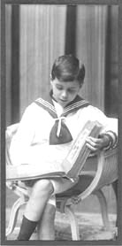 Luis Cernuda en Sevilla, hacia 1910