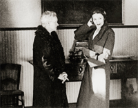 Marie Curie and her daughter at the Residencia de Estudiantes, Madrid, 1931. Biblioteca Nacional