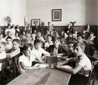 Clase de espa&ntilde;ol a alumnos alemanes en las Colonias Escolares Internacionales
