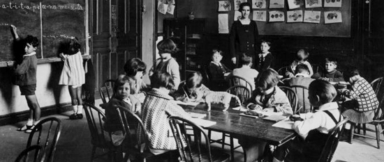 Clase de p&aacute;rvulos del Instituto-Escuela, a&ntilde;os treinta. Archivo General de la Administraci&oacute;n