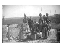 Aguadoras, entre 1916 y 1932. Trabajo de campo de los investigadores de la Secci&oacute;n de Folclore del Centro de Estudios Hist&oacute;ricos. Fotograf&iacute;a en cristal