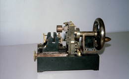 Microtomo rotativo del Laboratorio de Autom&aacute;tica de Leonardo Torres Quevedo, hacia 1930