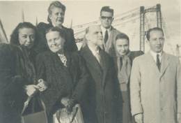 Juan Ram&oacute;n Jim&eacute;nez y Zenobia Camprub&iacute; (segunda por la derecha) con varios amigos en Santa Fe, Argentina, agosto de 1948