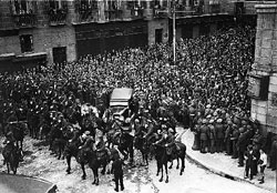 Opening of the Constituent Assembly and arrival of the delegation to Congress, Madrid, July 14, 1927. Photo by Alfonso. Archivo General de la Administraci&oacute;n, Alcal&aacute; de Henares, Madrid.