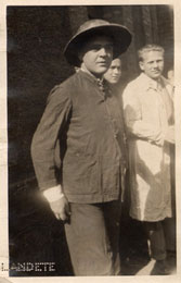 Manuel de Ter&aacute;n en una excursi&oacute;n a las minas asturianas realizada por el Instituto-Escuela, hacia 1923
