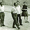 De izquierda a derecha, Salvador Llobet, Llu&iacute;s Sol&eacute;, Manuel de Ter&aacute;n y Mar&iacute;a de Bol&oacute;s en Vic (Barcelona), 1968. Archivo Llu&iacute;s Sol&eacute; Sabar&iacute;s, Barcelona